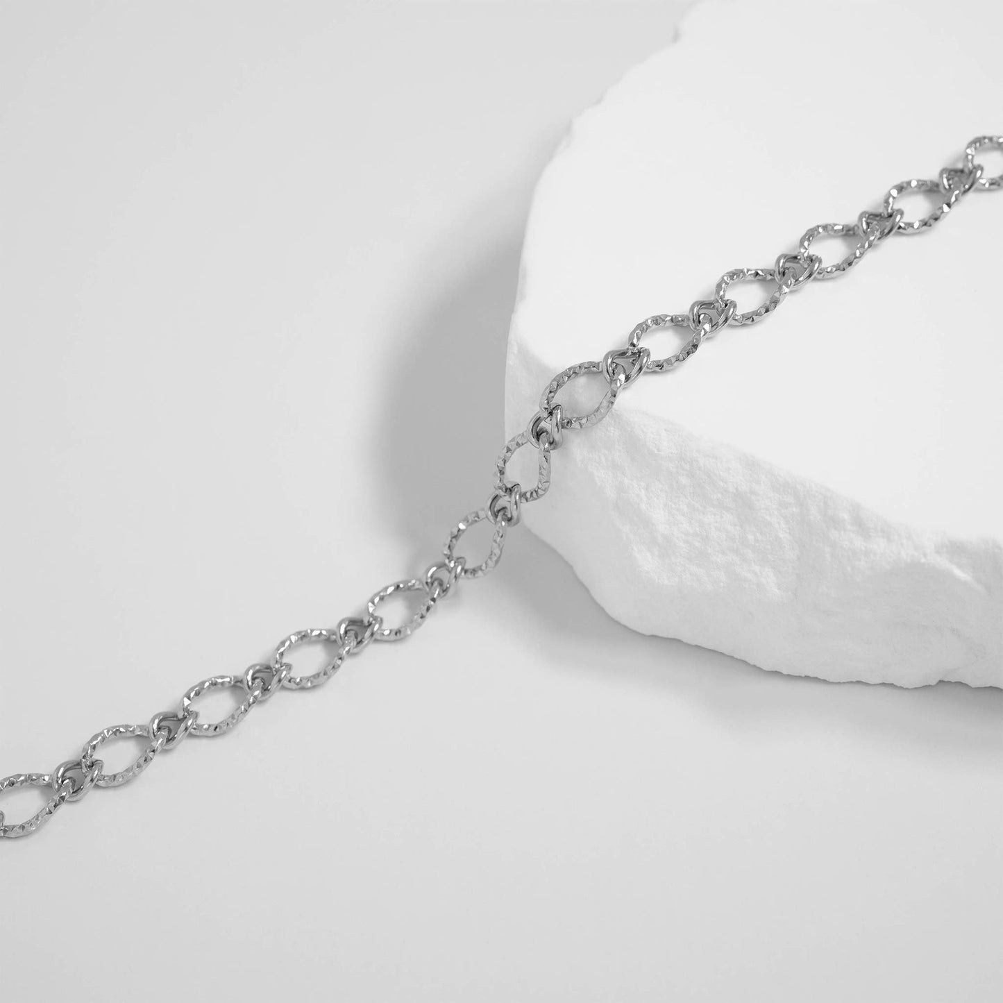 Hammered Oval Chain Necklace