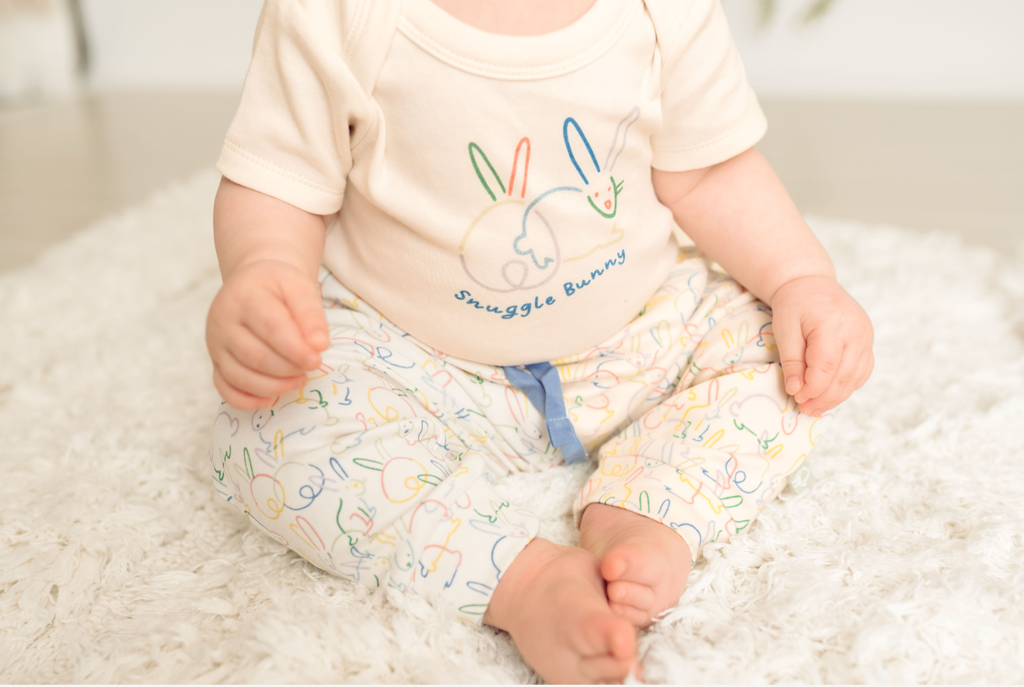 Finn + Emma - Baby graphic organic bodysuit | snuggle bunny