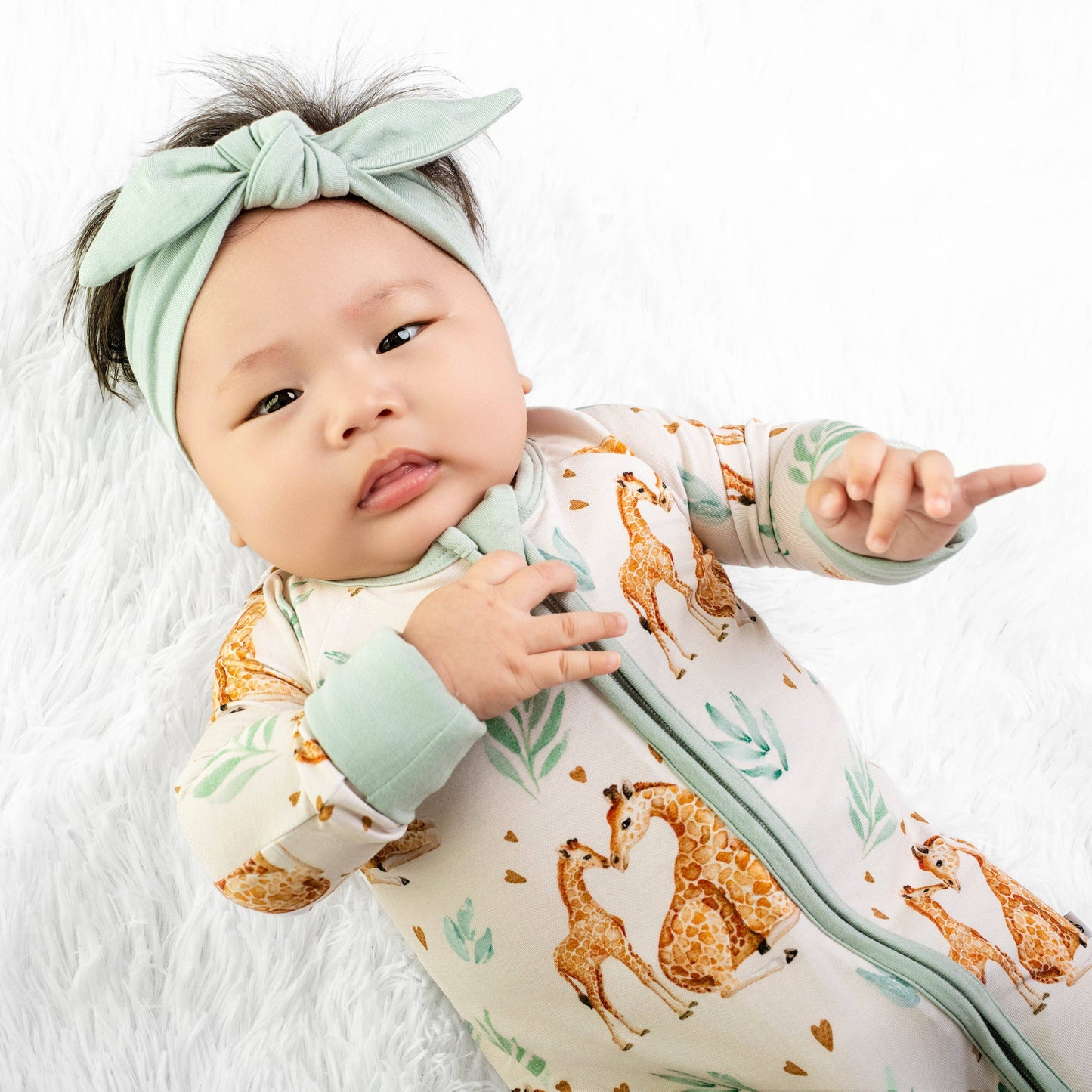 Mother's Love (Giraffe) Baby Bamboo Zipper Romper Pajamas