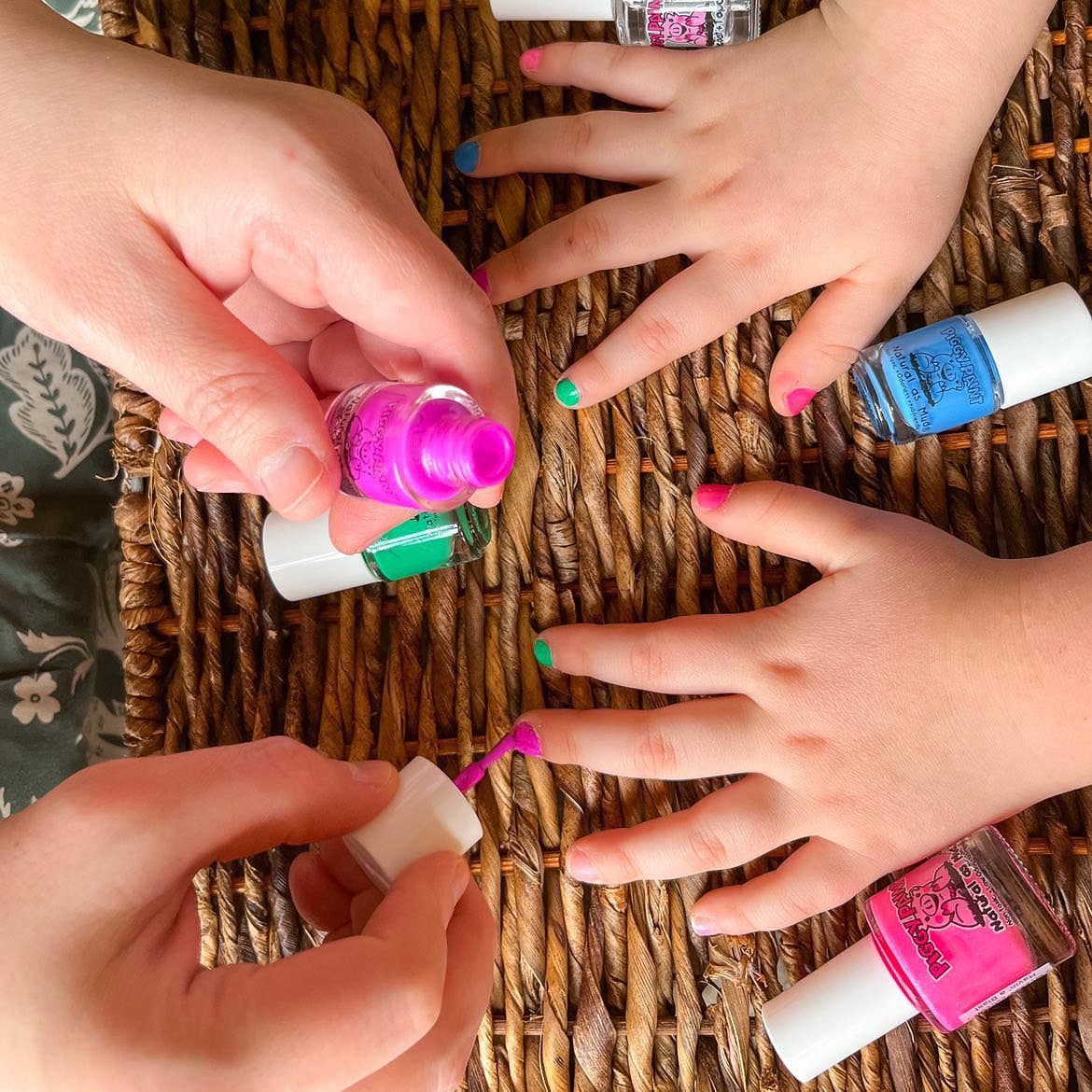 Piggy Paint - Heart Nail Art