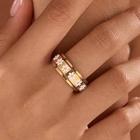 Daisy Spinner Ring