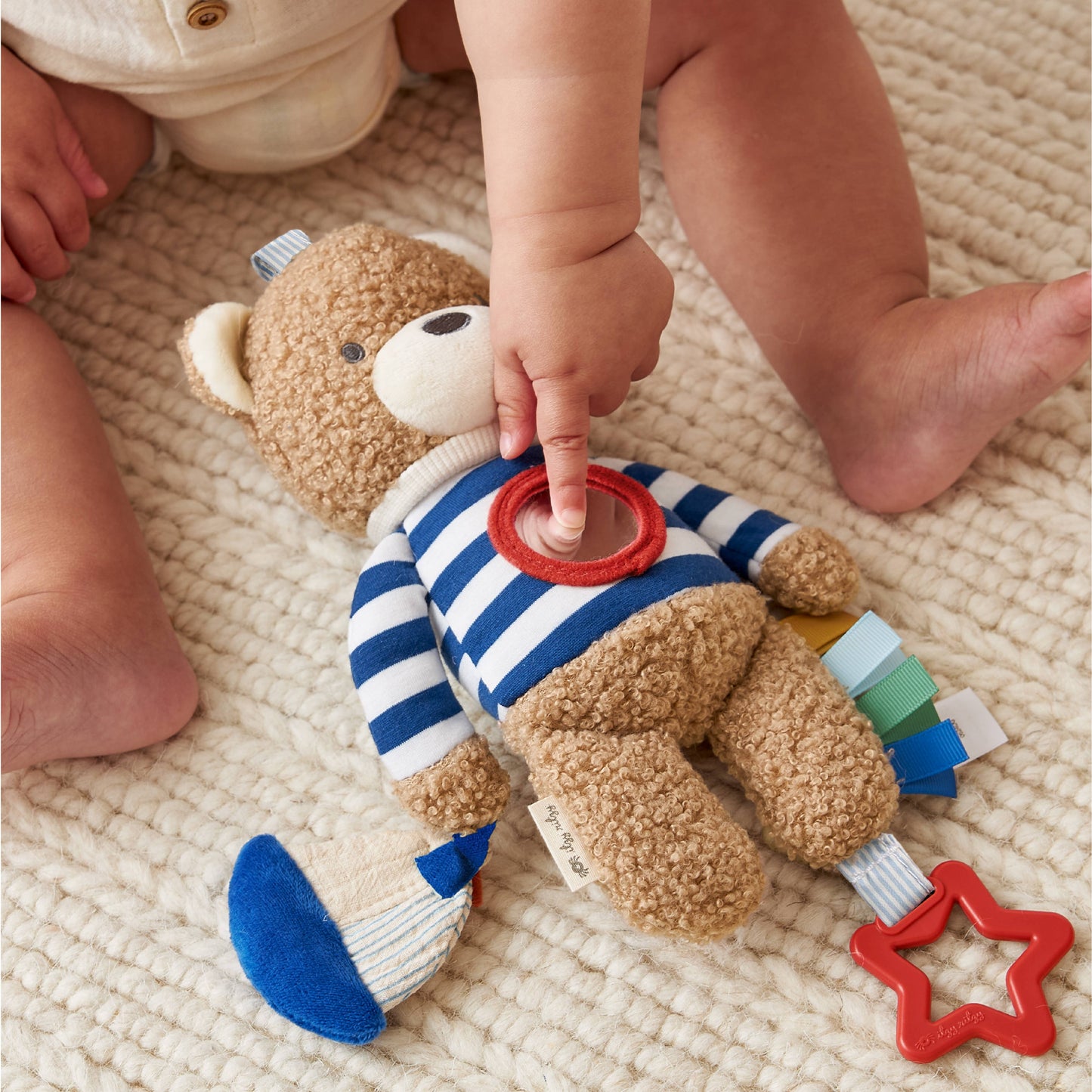 Itzy Ritzy | Bitzy Traveler™ Bear
