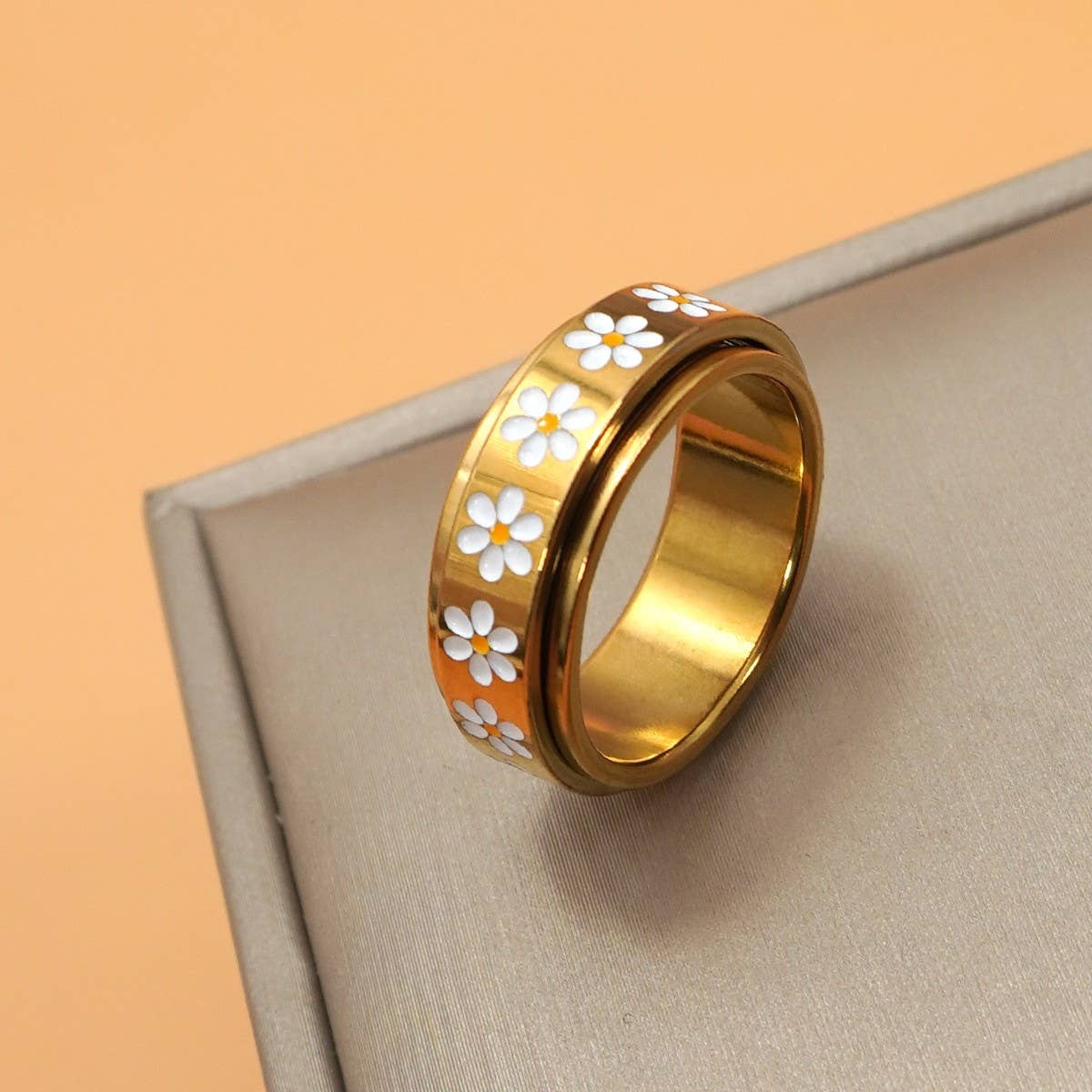 Daisy Spinner Ring