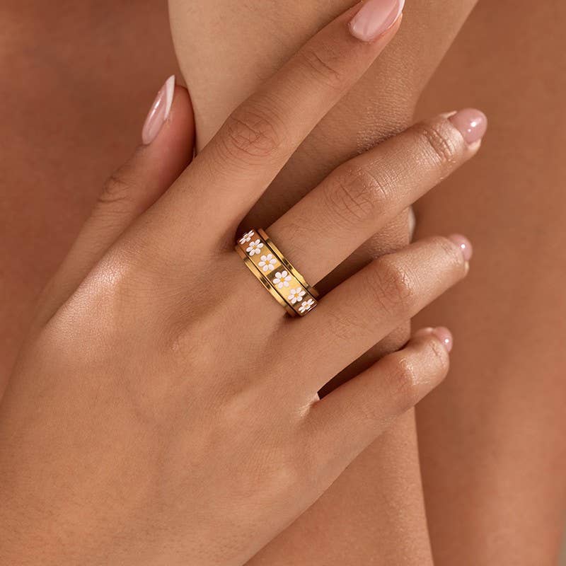 Daisy Spinner Ring
