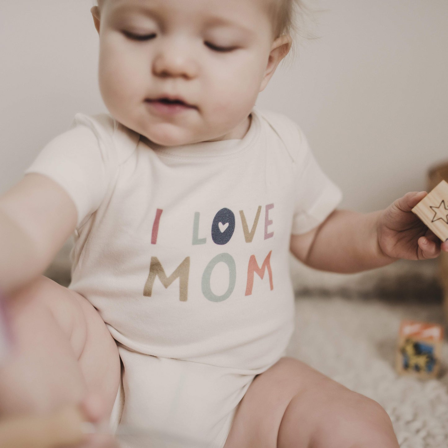 I love mom bodysuit | 100% organic cotton