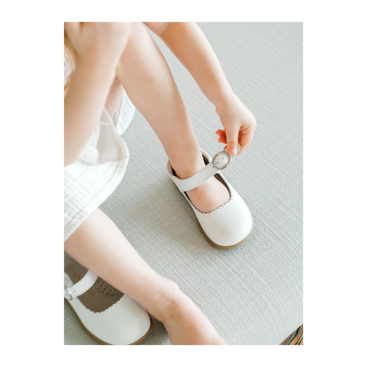 Chloe Classic Scalloped Leather Mary Jane | White