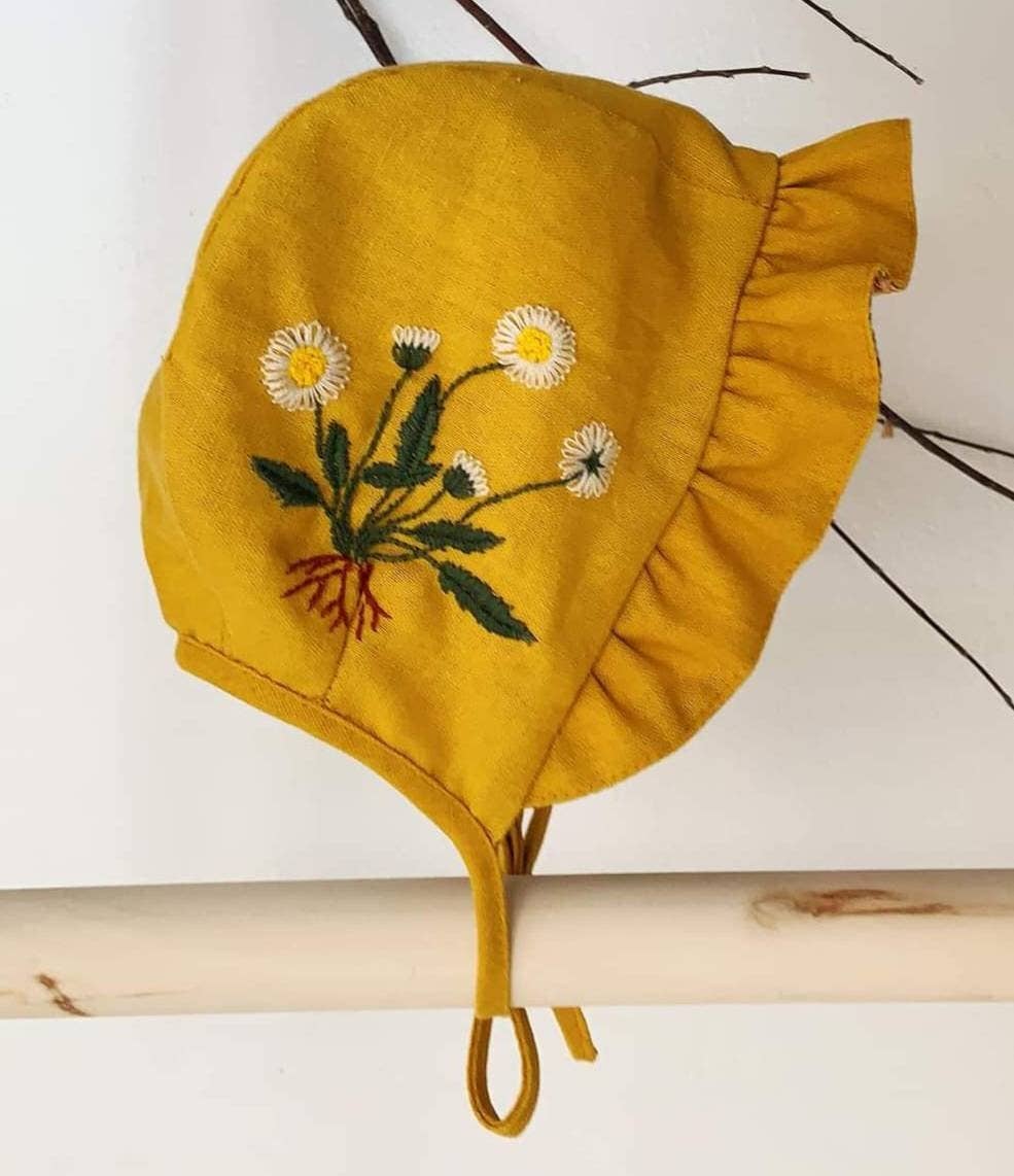 Embroidered Baby Sun Bonnet | Collection Vivian