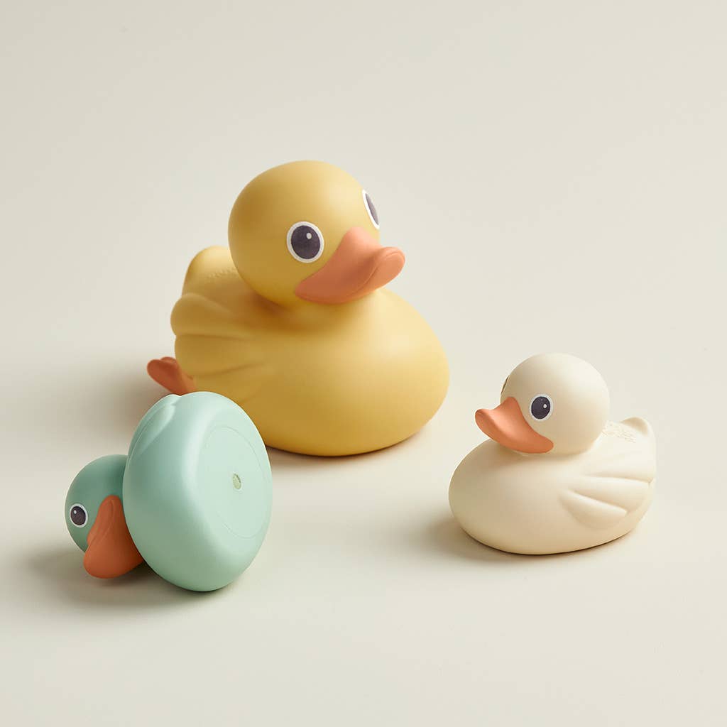 Itzy Ritzy | Itzy Ducky Family™ - Bath + Water Table Toys