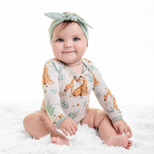 Mother's Love (Giraffe) Long Sleeve Bodysuit