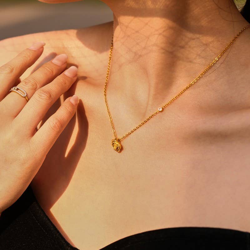 Flower Pendant Necklace